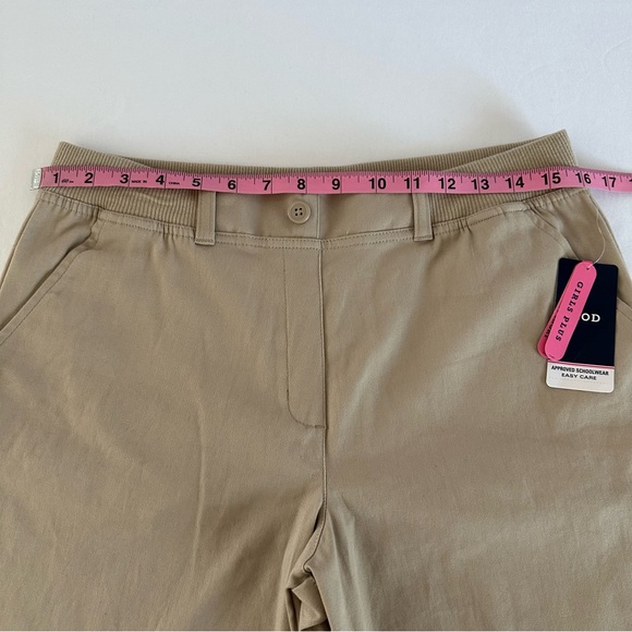 New Girls Size 16.5 Plus Izod Khaki Shorts Bermuda Chino School Uniform NWT - Picture 8 of 12